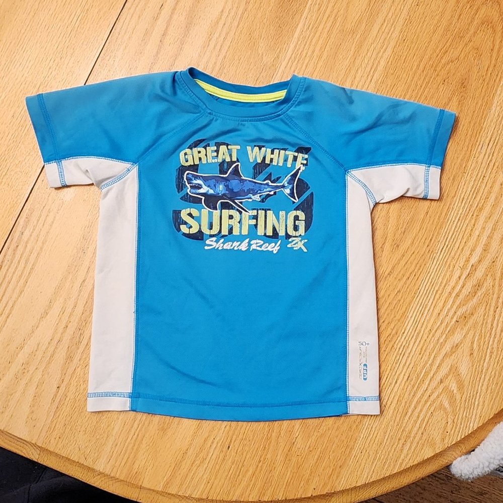 ZeroXposur "Great White Surfing" Rashguard Size 5/6